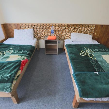 Hunza City Hotel Karimabad  Exteriör bild