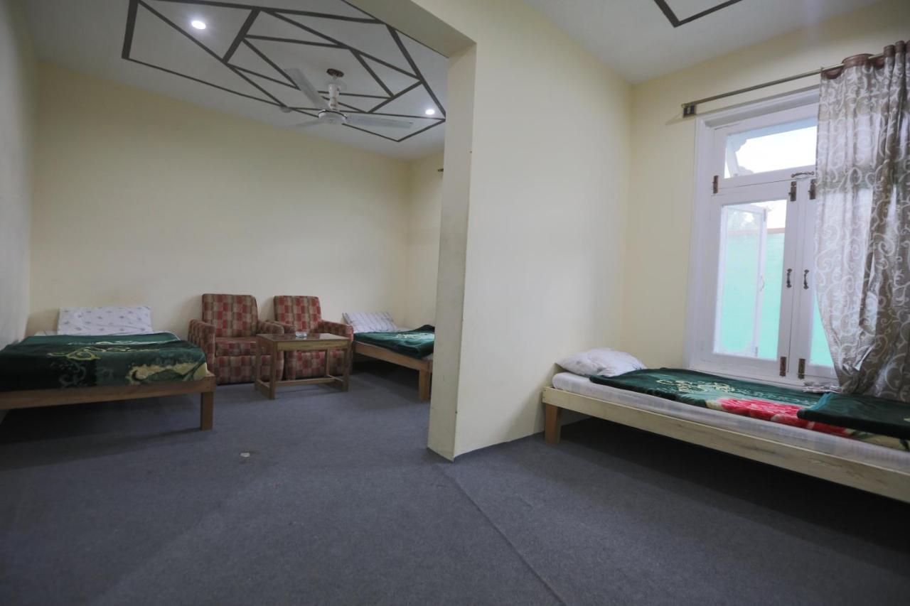 Hunza City Hotel Karimabad  Exteriör bild