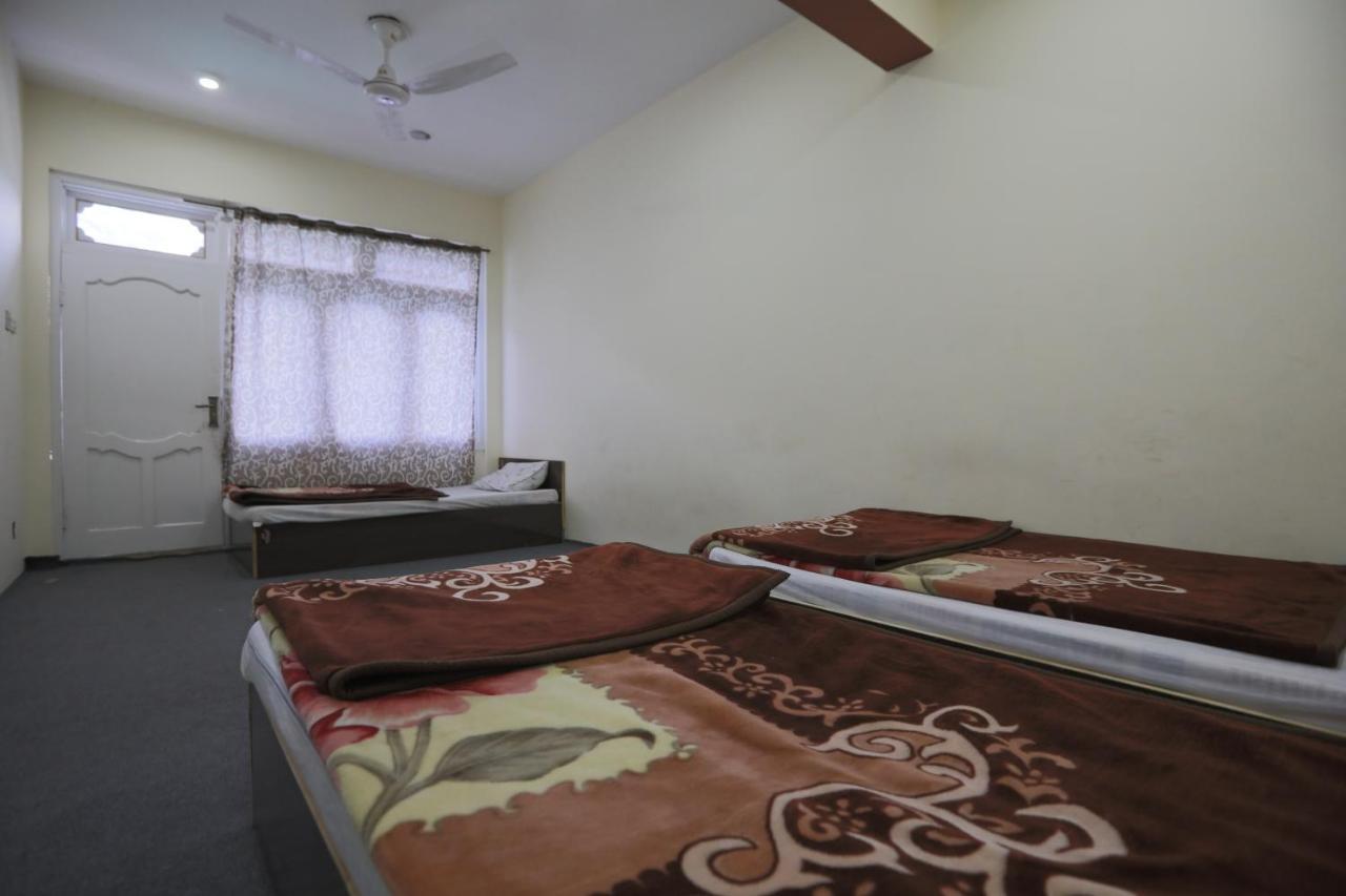 Hunza City Hotel Karimabad  Exteriör bild