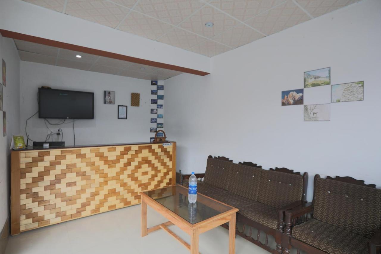 Hunza City Hotel Karimabad  Exteriör bild